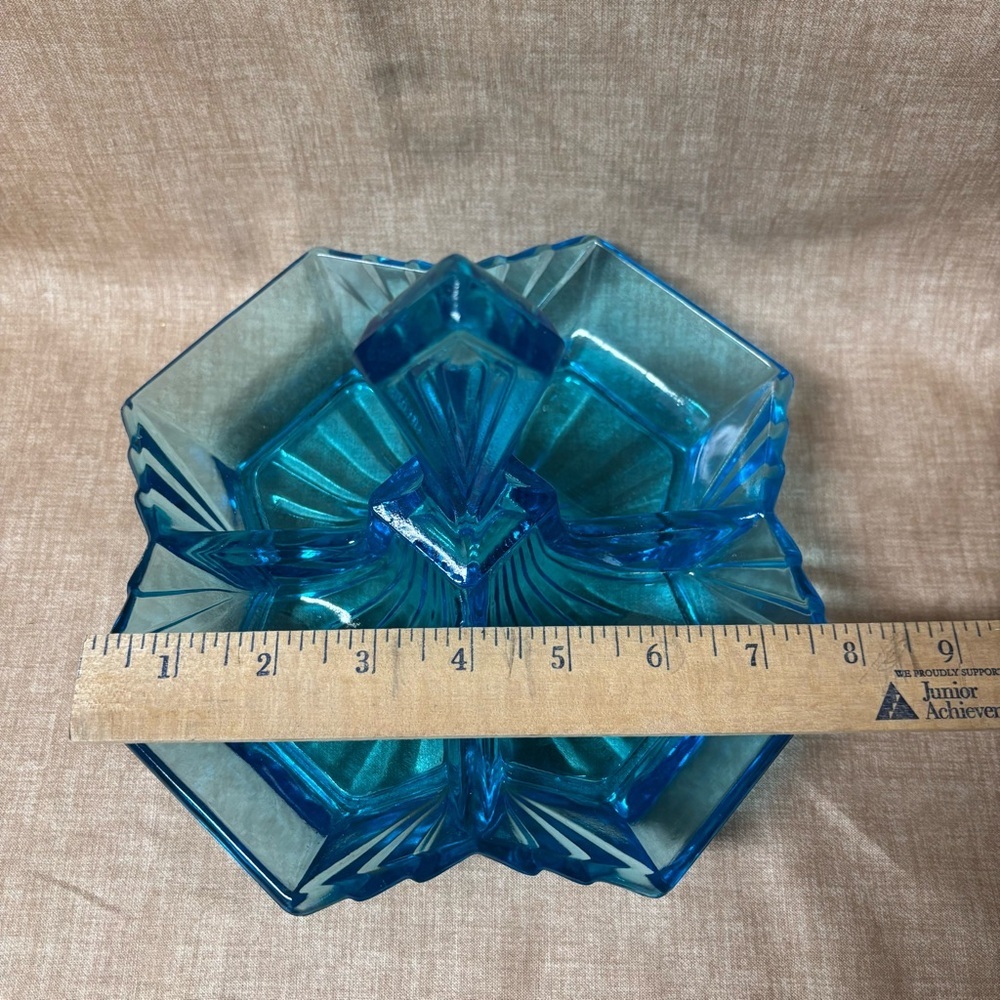 Indiana Glass Pyramid Blue Four-Part Relish Dish w/ Handle (circa 1974 - 1975) - Picture 5 of 7